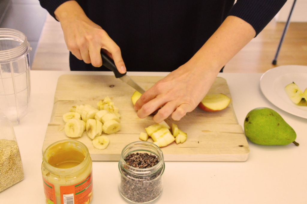 Gesunde Ernährung mit Bananen, Äpfeln und Birnen