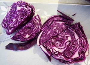 Leckere Rohkost-Gerichte mit Rotkohl