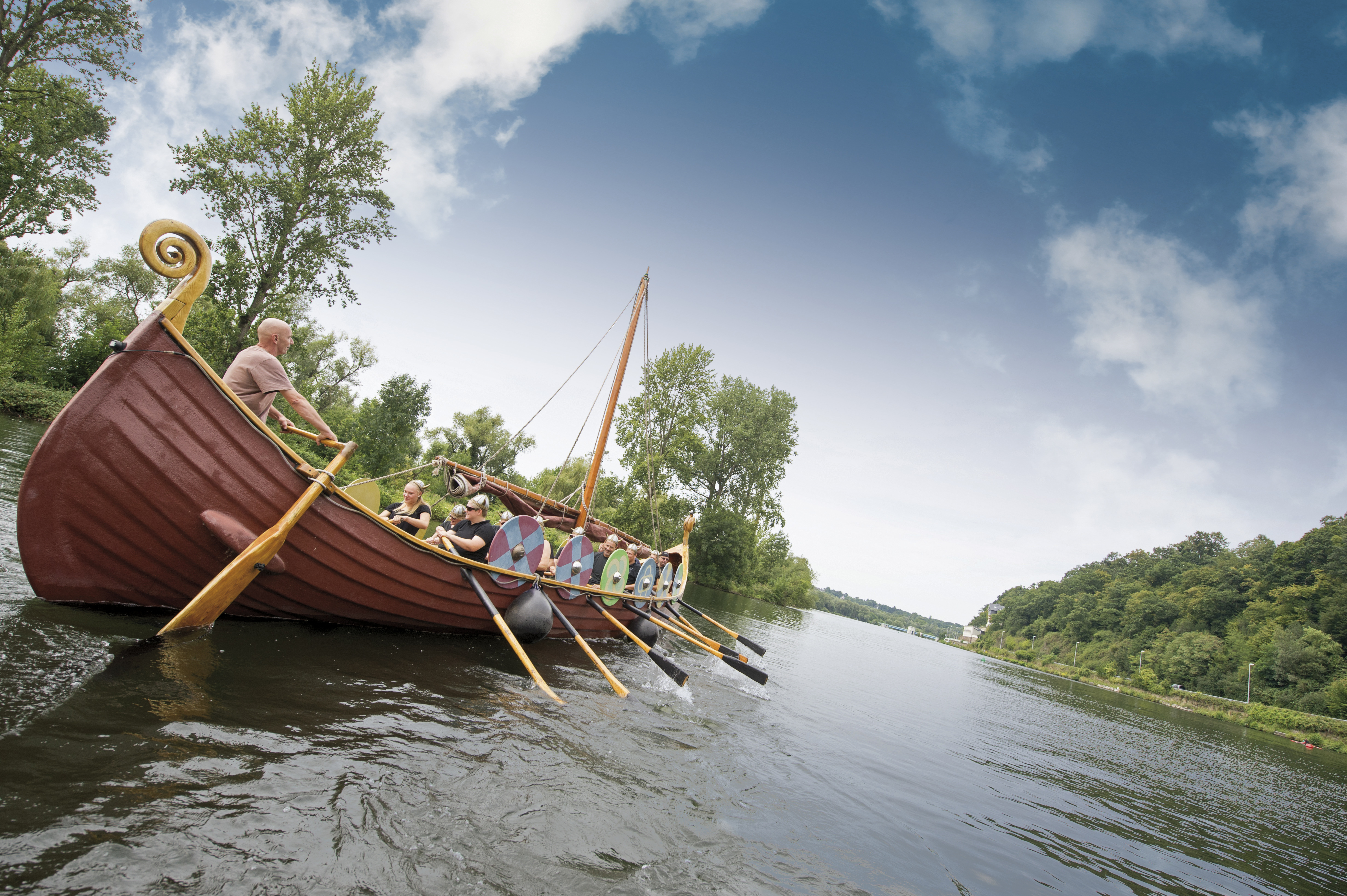 MüWi heißt das Wikingerschiff, mit dem die Ruhr rund um Mülheim erobert werden kann, © Andreas Köhring / MST GmbH MüWi heißt das Wikingerschiff, mit dem die Ruhr rund um Mülheim erobert werden kann, © Andreas Köhring / MST GmbH