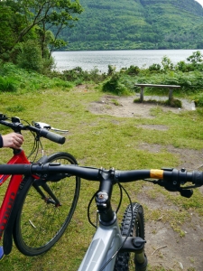 Irlands grüne Natur mit dem Mountainbike erkunden