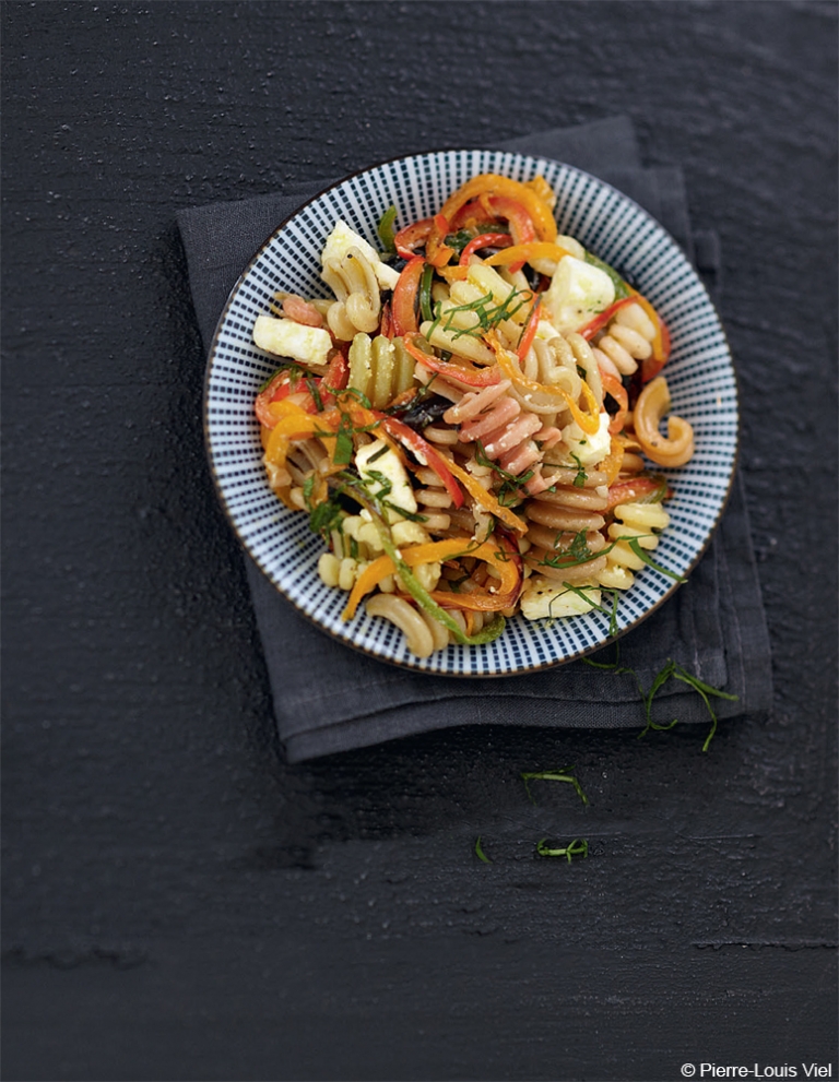 Dondolini-Salat mit gegrillten Paprika und Feta