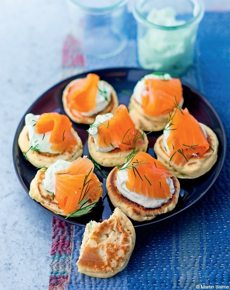 Rezept-Tipp der Woche: Blinis mit Räucherlachs und Wasabi-Sahne