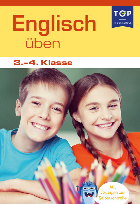 Zwei lächelnde Kinder, ein Junge und ein Mädchen, posieren vor einer Tafel mit Buntstiften, die das Thema "Englisch üben" für die 3.-4. Klasse darstellen.