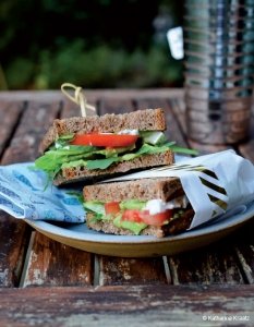 Projekt Zuckerfrei - Rezept: Sandwich mit Avocado-Basilikum-Mayo