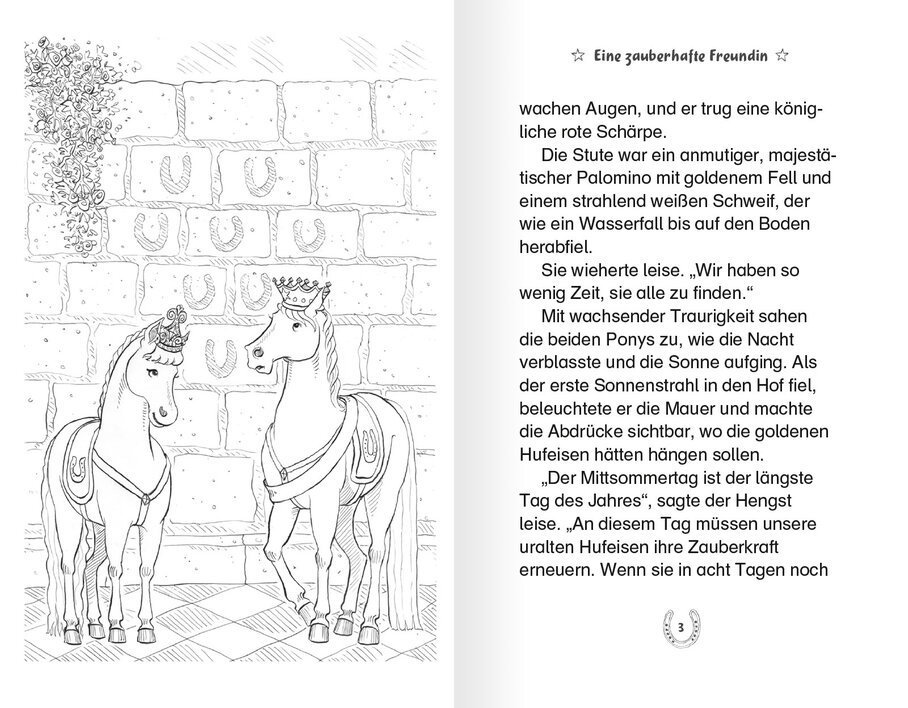 Zwei prächtige, königlich gekrönte Ponys stehen in einem Hof, umgeben von einer steinernen Mauer mit Hufeisen, während eine magische Atmosphäre den Moment umgibt.