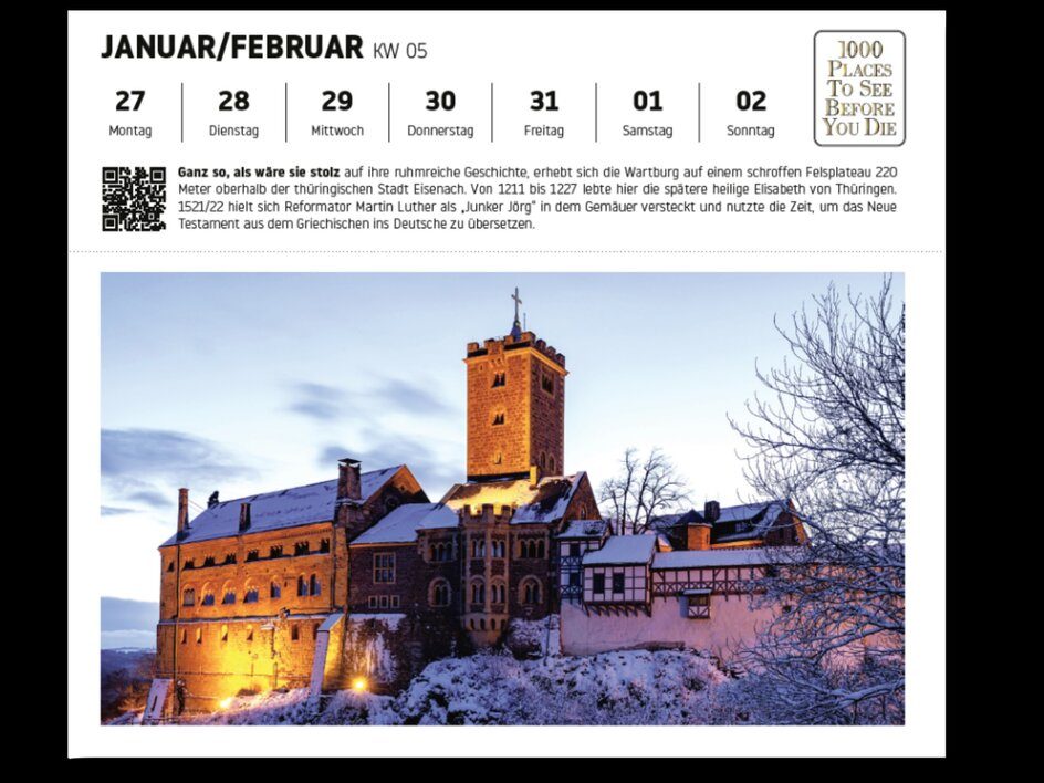 Wartburg bei Eisenach im Winter, mit schneebedeckten Dächern und historischem Mauerwerk, umgeben von einer winterlichen Landschaft, die die beeindruckende Architektur und Geschichte der UNESCO-Weltkulturerbestätte hervorhebt.