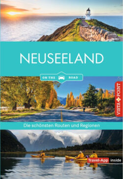Neuseeland Reiseführer mit atemberaubenden Landschaften, einem Leuchtturm, bunten Herbstbäumen und Kajakfahrern in einer malerischen Fjordlandschaft, ideal für Abenteuer und Erkundungen der schönsten Routen und Regionen.